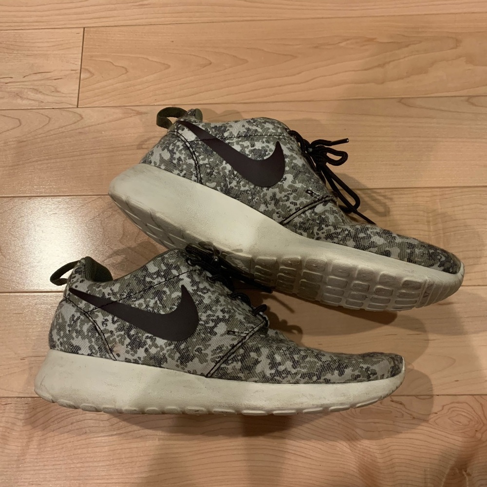 Nike Camo Print Roshe Runs